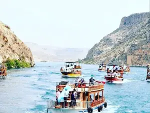 Halfeti Rum Kale Uygun Fiyata Tekne Turu Mehmet Kaptan