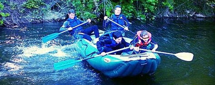 Carennac Aventure, location de Canoë, Kayak et Stand Up Paddle sur la Dordogne, proche de Rocamadour et du gouffre de Padirac