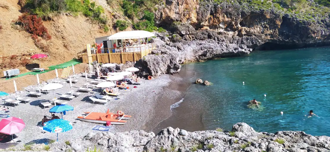 Hotels near Spiaggia Grotta della Scala