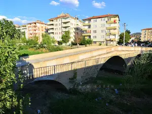 Tarihi Taş Köprü