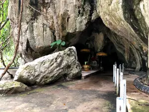 Phnom Prampi Cave