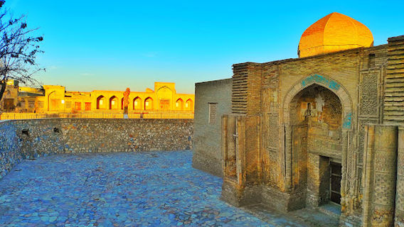 Magoki Attori Mosque and Carpet Museum