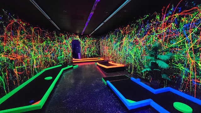 Let’s Glow Mini Golf
