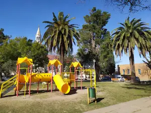 Plaza Principal de Carlos Pellegrini