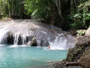 Kawasan Falls