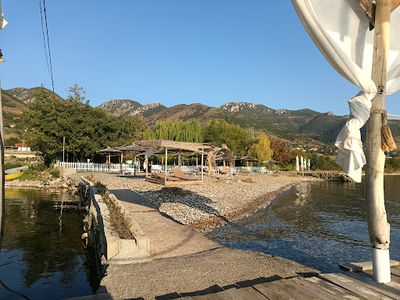 Red Stone Beach Bar Camping Restaurant