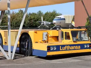 Flugausstellung L.+P. Junior