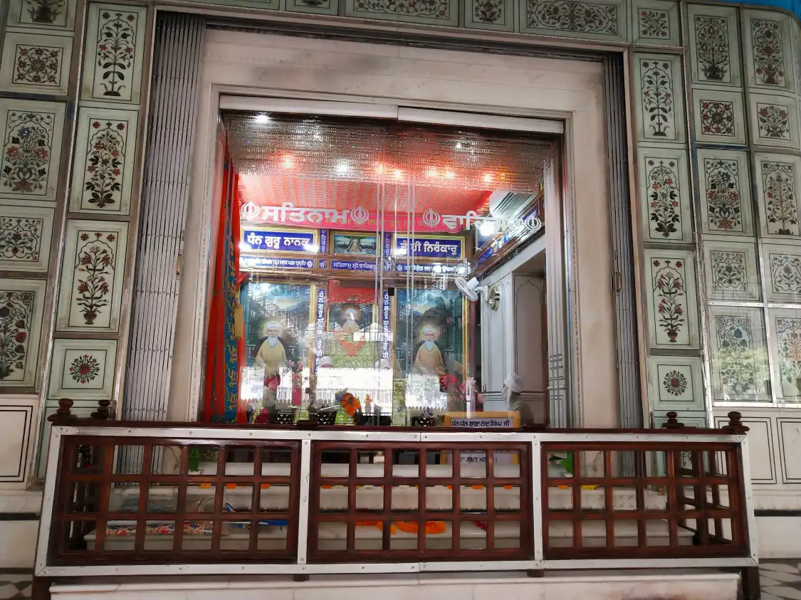 Hotels near Gurudwara Nanaksar Jagroan