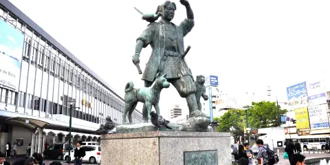 桃太郎像