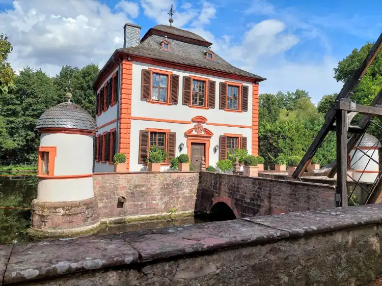 Hotels near Wasserburg Seligenstadt
