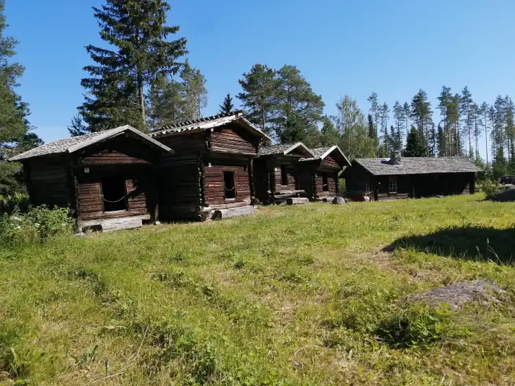 Hotels in Luhanka