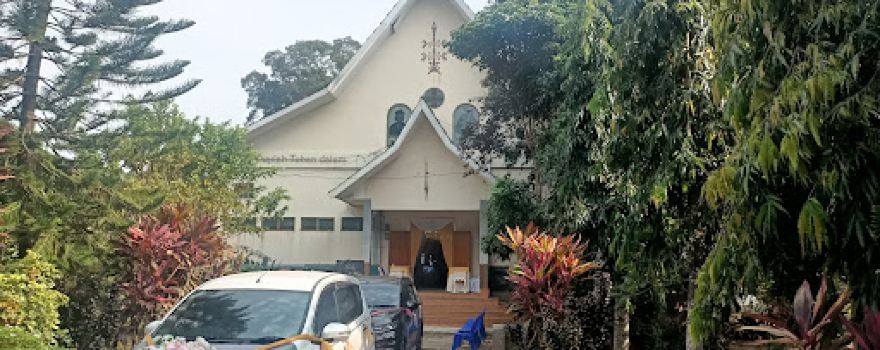 Biara Sacra Familia Ampah