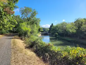 Camping ClicoChic La Commanderie près de Carcassonne