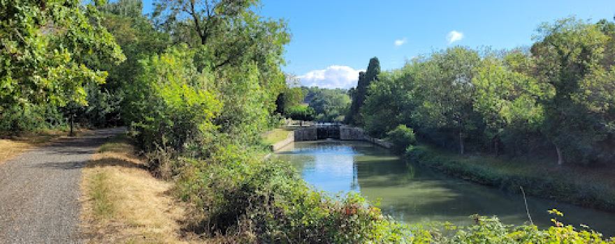 Camping ClicoChic La Commanderie près de Carcassonne