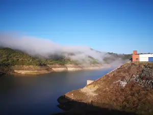 Presa del embalse de José Torán