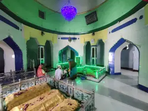 Dargah Char Qutub Hansi (Tomb of four Qutubs)