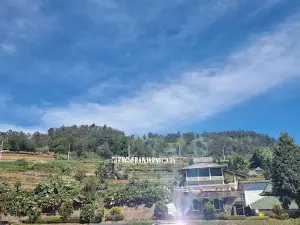 Base Camp Pendakian Gunung Pakuwaja