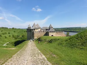Pam'yatnyk Hetʹmanovi Petrovi Sahaydachnomu