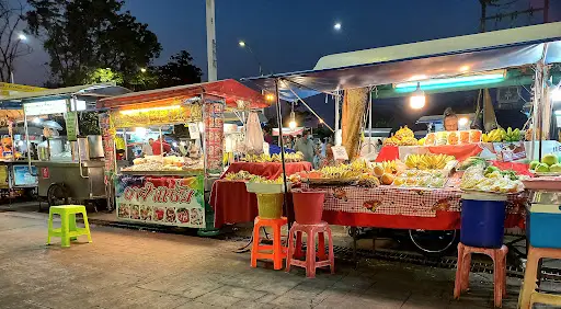 ฉากยอดฮิตยามค่ำคืนยอดนิยมในอุบลราชธานี