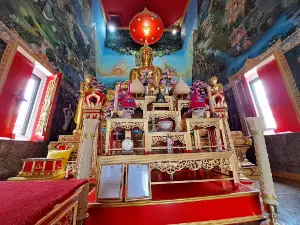 Wat Tako - Luang Phaw Ruay