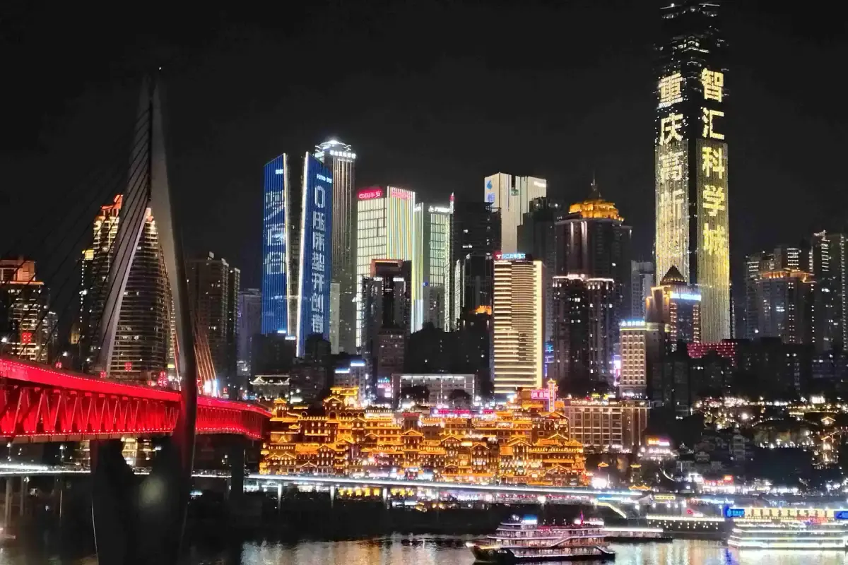 Five Chongqing Attractions That Earn the Crowds