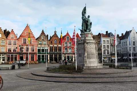 브뤼허의 흐로터 마르크트 광장