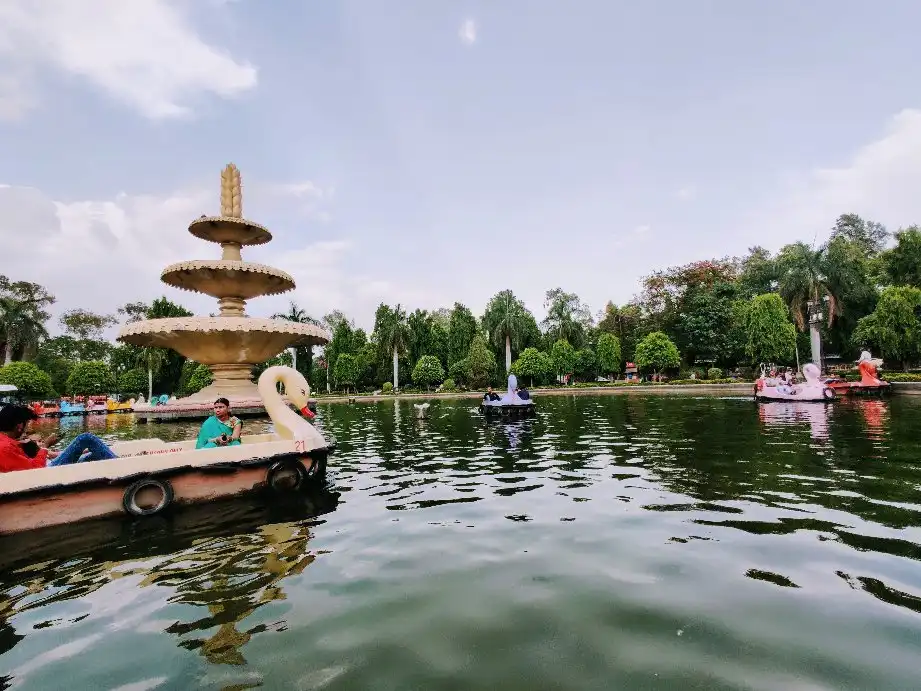 Hotels near Sukhadia Circle Statue