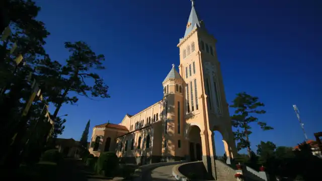 鄰近聖尼各老主教座堂的酒店