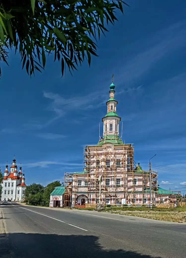 Hotel di Totma