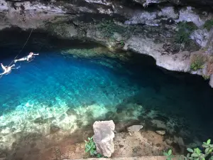 Cenote Yaxbacaltun