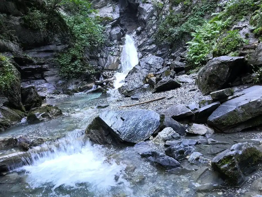 Hotels near Cascade de la Belle Au Bois