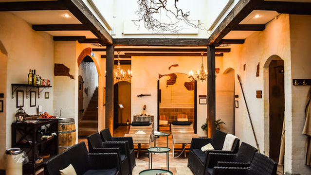 Queen Dorothea's Bathhouse