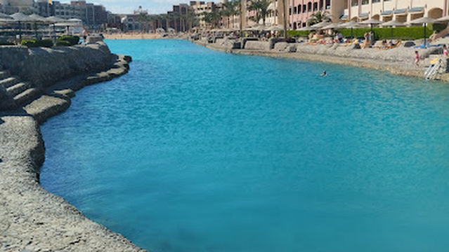 Sunny Days El Palacio reef - diving site