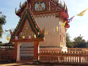 Wat Pho Chai Sam Kha