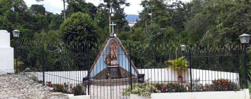 Gruta de la Virgen del Carmen