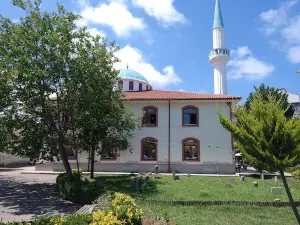 Çuhallı Çarşı Cami