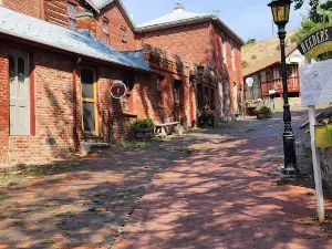 Reeder's Alley