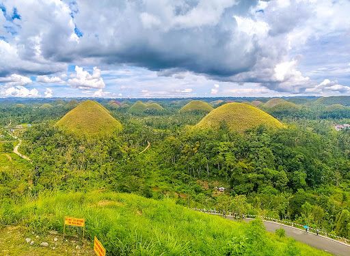 Chocolate Hills Complex