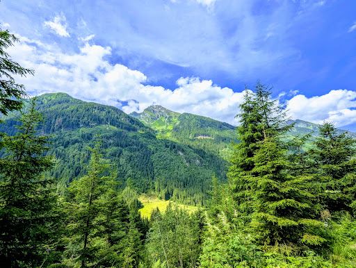 Compare 5 airports near Schladming