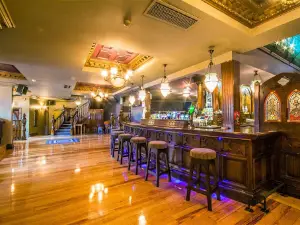 Sister Sara’s.Bar and Restaurant