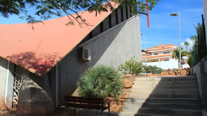 Город Callao Salvaje, ул. Avenida del Jable. церковь Христа Спасителя