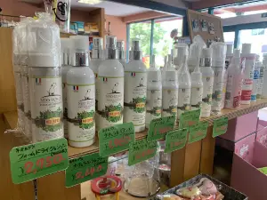 保護猫とつながるカフェ＆ショップ ヌーベルバーグ