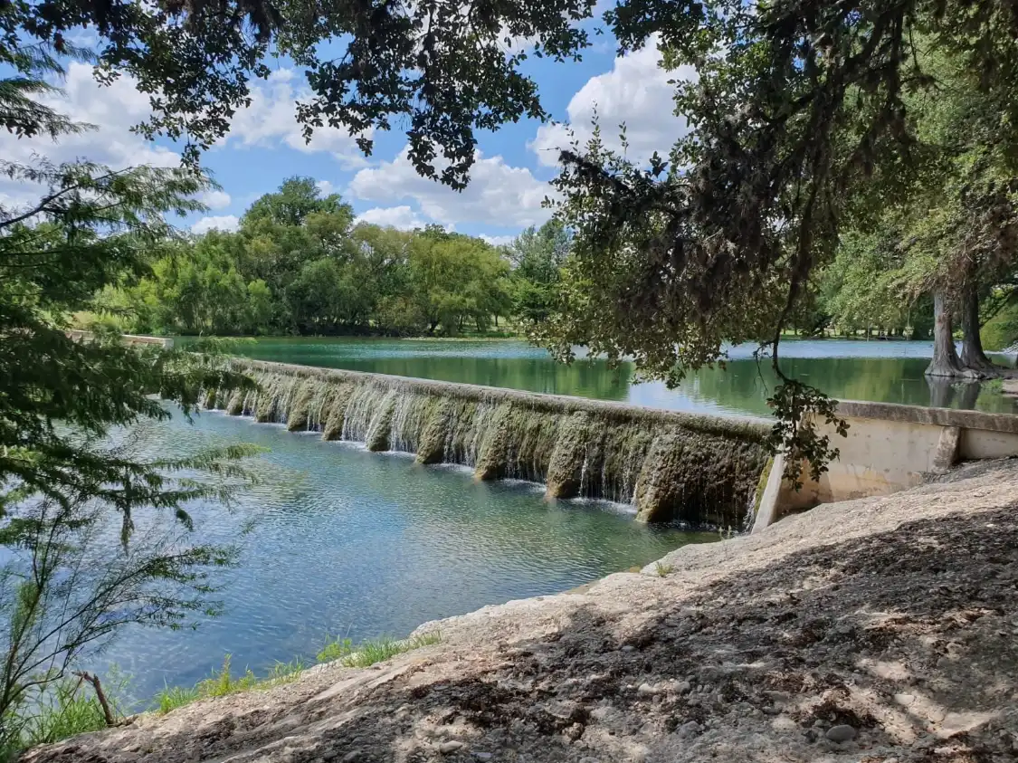 Hotels near Utopia Texas