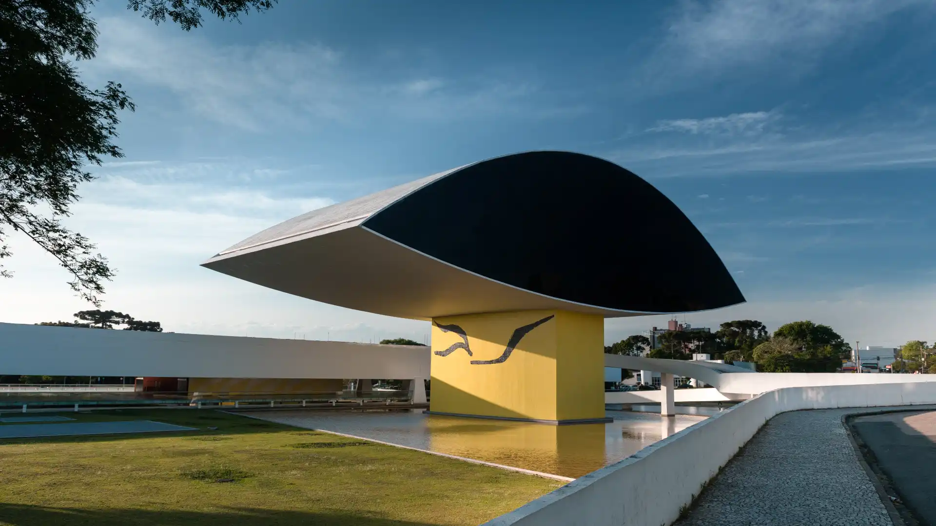 Hotéis próximos à(ao) Oscar Niemeyer Museum