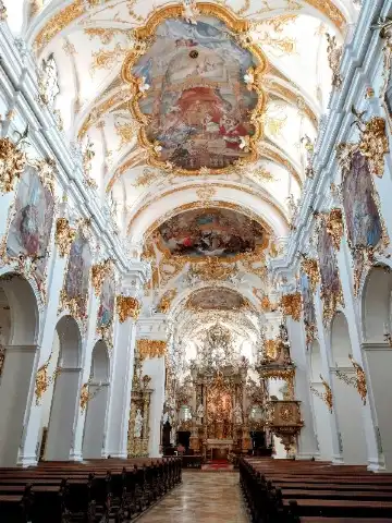 鄰近雷根斯堡聖母誕生教堂的酒店