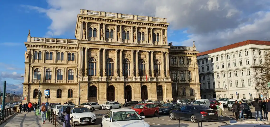 Hotels near Hungarian Academy of Sciences