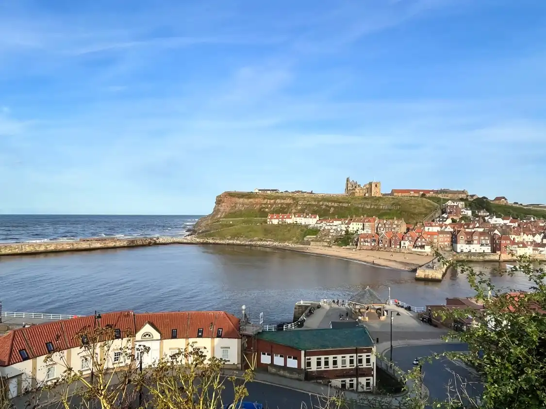 Hotels near Captain Cook Memorial