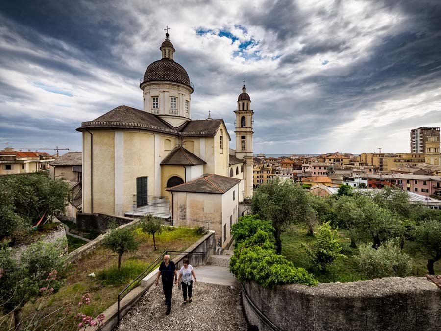 Compare 5 airports near Lavagna