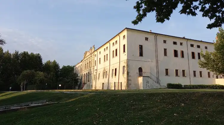 Castel d'Azzano