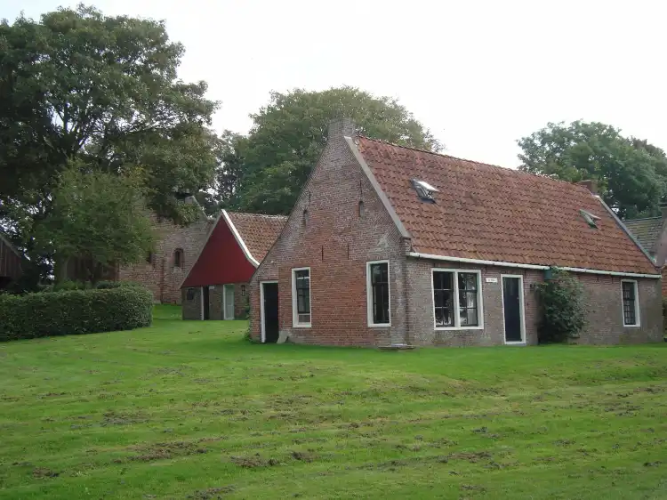 Hotels in Jannum